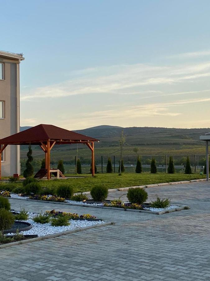Apartment Kostovski Rooms-near E75 To Greece *