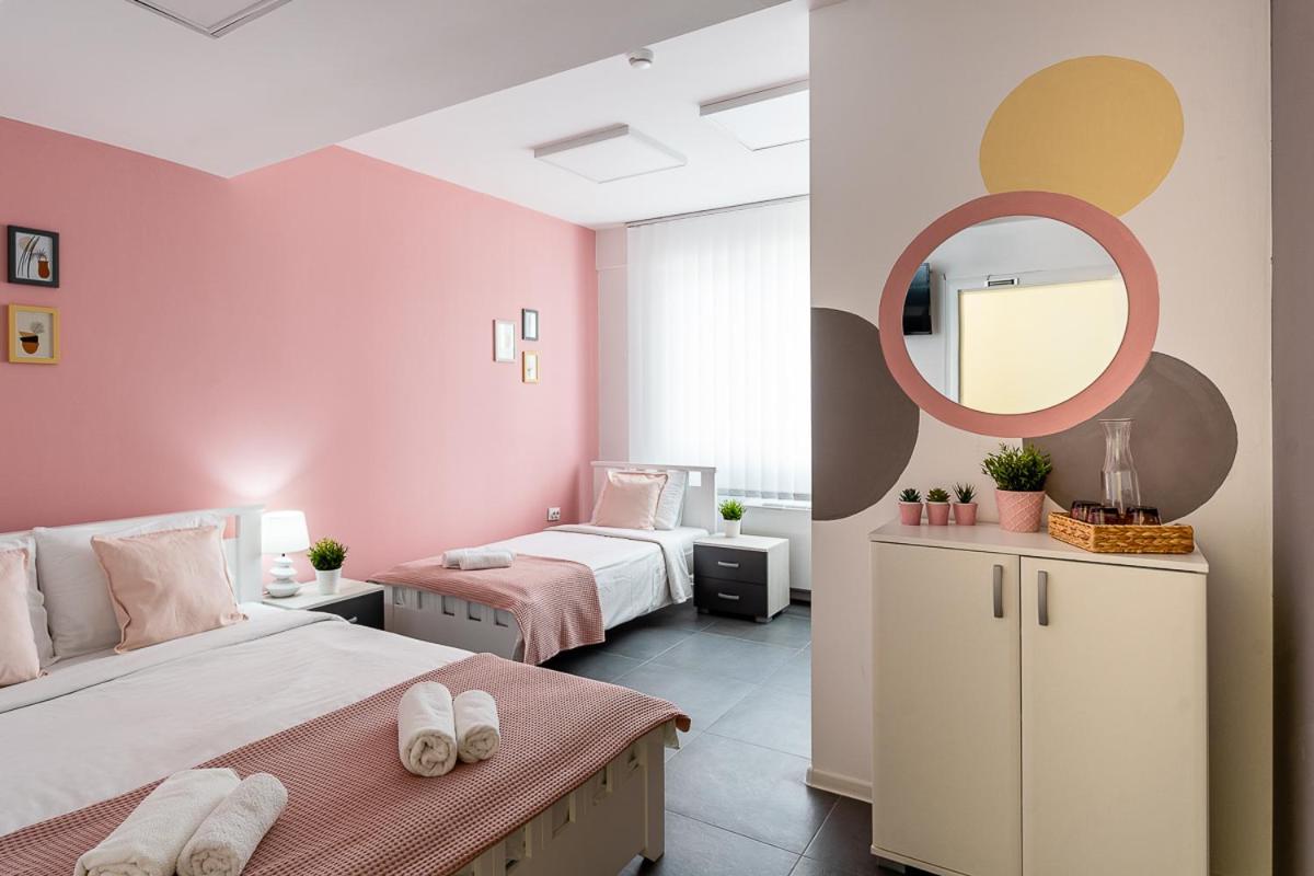 Kostovski Rooms-near E75 To Greece * Velesz