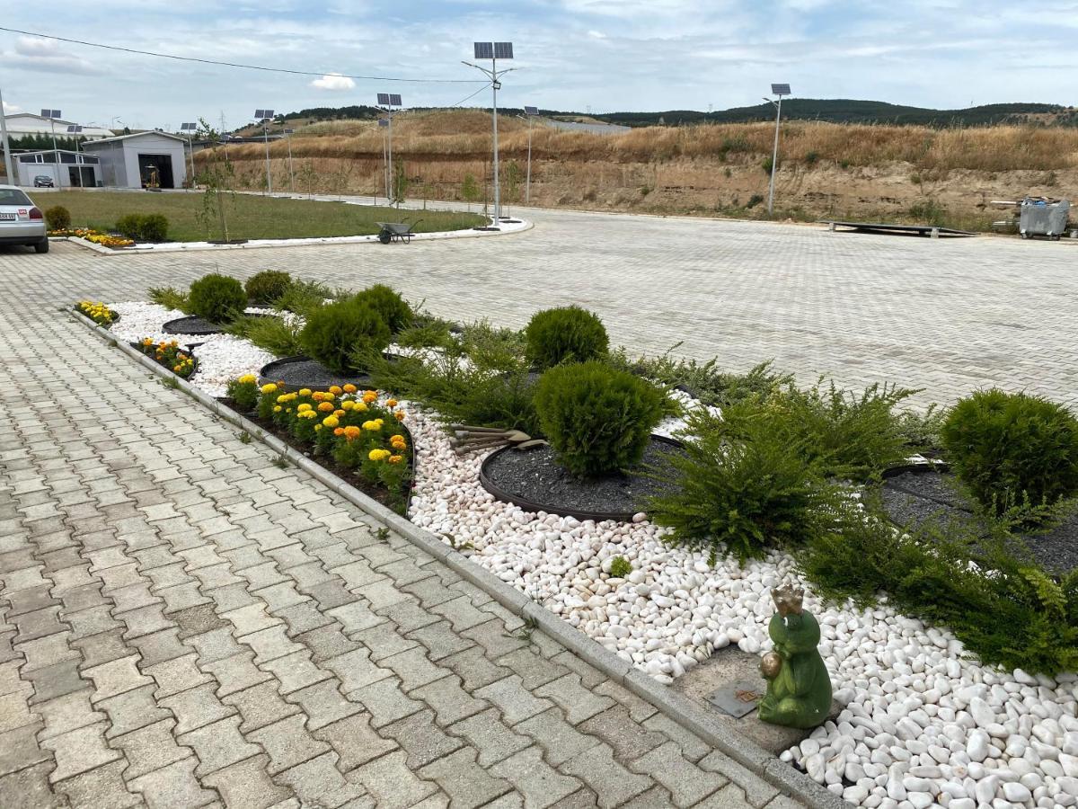 Kostovski Rooms-near E75 To Greece *